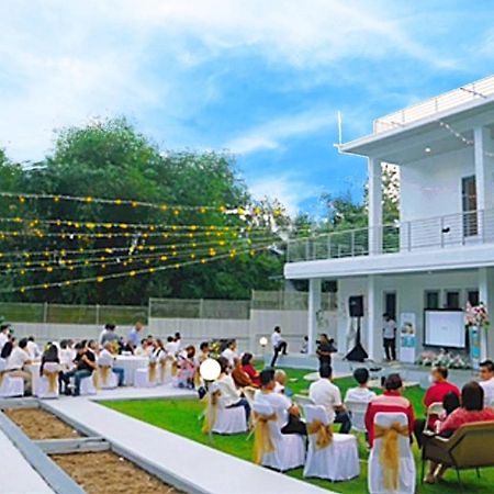 Garden Villa By Villapedia Bogor Kültér fotó